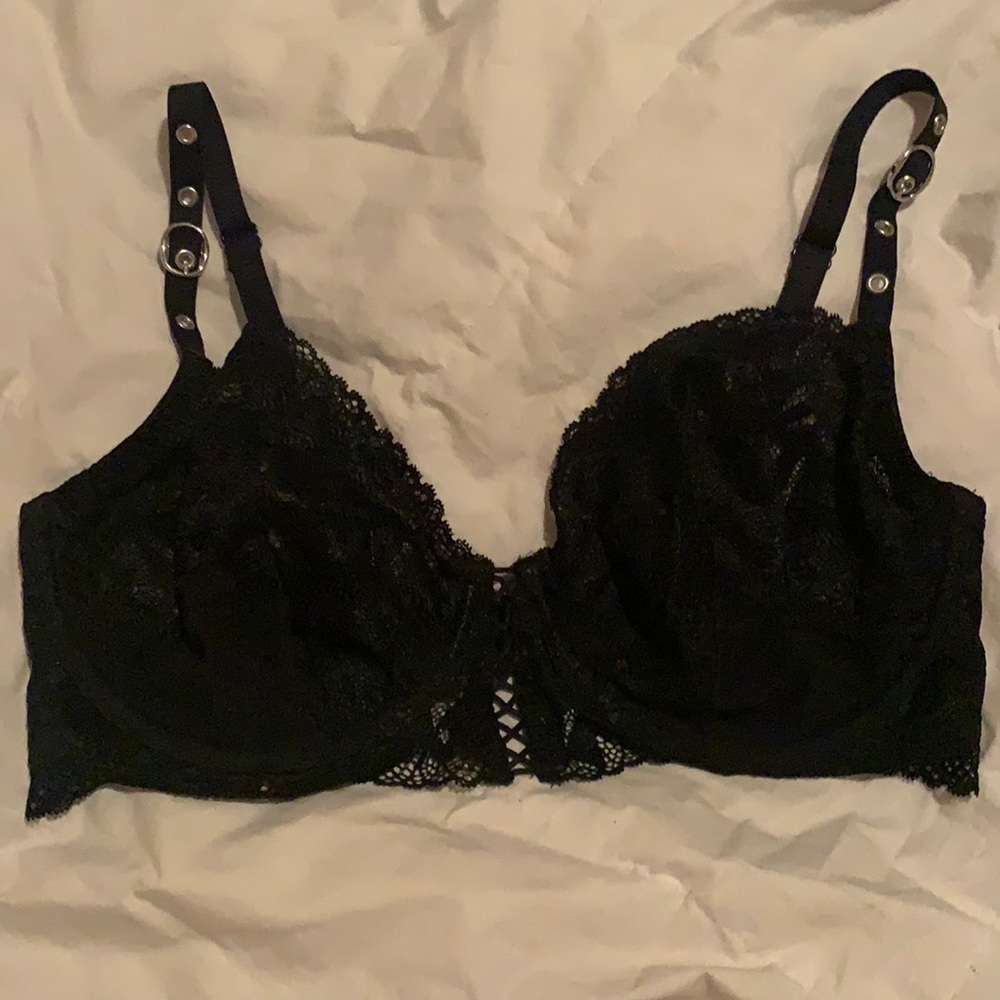 Brand New La SENZA Unlined Lace Bra